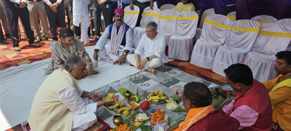 रेल मंत्री अश्विनी वैष्णव ने किया कर्पूरीग्राम स्टेशन के उन्नयन कार्य का शिलान्यास