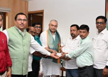 AIRSTSA का राष्ट्रीय प्रतिनिधिमंडल अध्यक्ष मुकेश कुमार नागर के नेतृत्व में फर्रुखाबाद लोकसभा सांसद से मिला