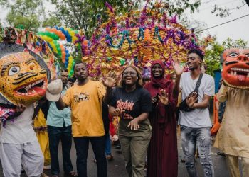 मुख्यमंत्री ने आदिजाति क्षेत्र के जिलों के लिए मोबाइल मेडिकल वैन को फ्लैग ऑफ करके प्रस्थान कराया