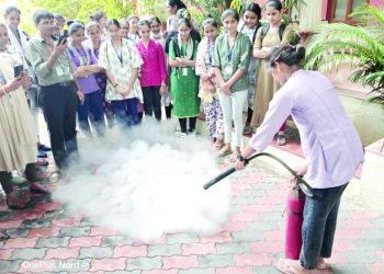 नंदकुंवरबा महिला महाविद्यालय, देवराजनगर में अग्नि सुरक्षा पर कार्यक्रम आयोजित