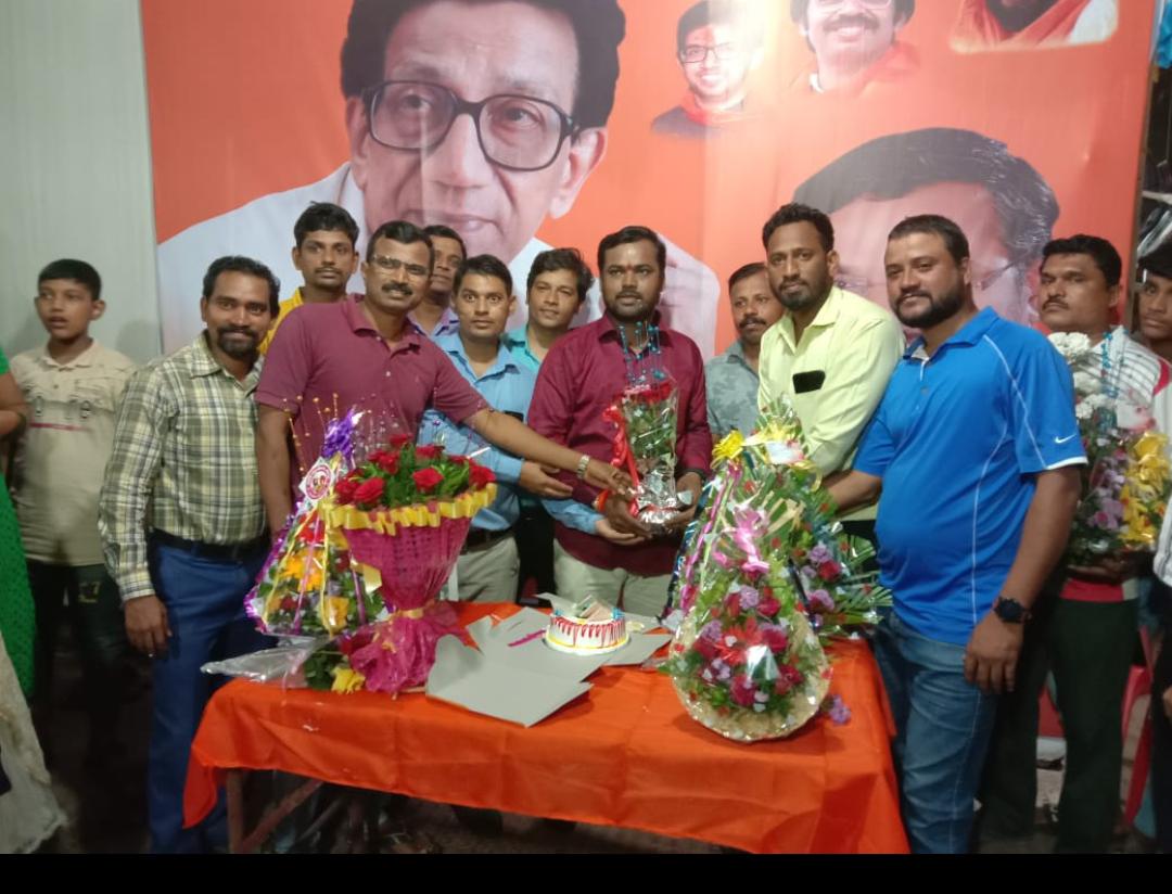 शिवसेना विरार शहर प्रमुख उदय जाधव को संतोष ढवळे ने जन्मदिन ने दी जन्मदिन की बधाई