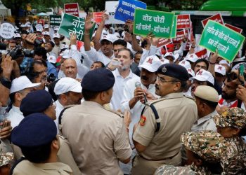 वोटर वेरिफिकेशन के खिलाफ विपक्ष का मार्च, प्रदर्शन के दौरान 2 महिला सांसद बेहोश हुईं