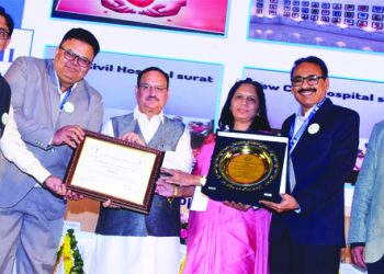 सूरत की नई सिविल अस्पताल को अंगदान के क्षेत्र में उत्कृष्ट योगदान के लिए स्वास्थ्य मंत्री नड्डा के ‘बेस्ट नॉन-ट्रांसप्लांट ऑर्गन रिट्रीवल सेंटर’ पुरस्कार से सम्मानित किया