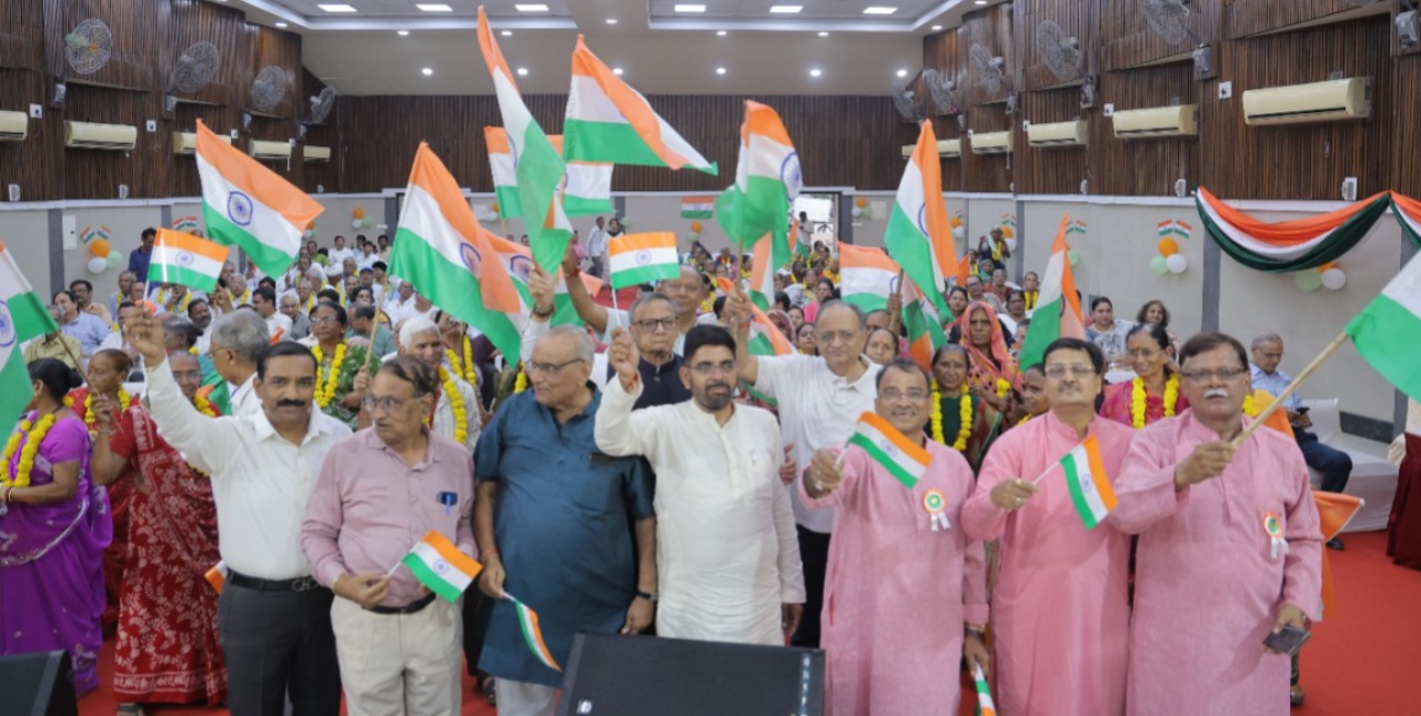 स्वतंत्रता दिवस और जन्माष्टमी महोत्सव पर संगीतमय भजन संध्या का लोगों ने उठाया आनंद