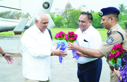 सोमनाथ हेलीपैड पर मुख्यमंत्री का भावपूर्ण स्वागत