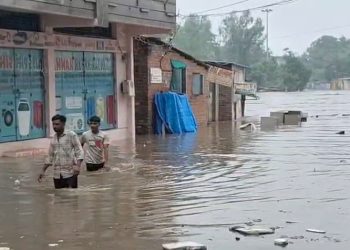 पंचमहाल के हालोल में मूसलाधार बारिश, 6 घंटे में 9 इंच बारिश से जलजमाव