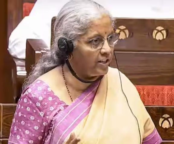 लोकसभा में नया आयकर बिल पास