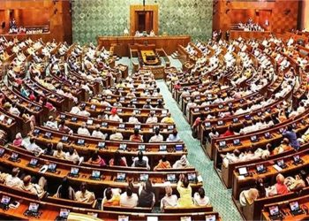 संसद का मानसून सत्र खत्म, कुल 21 बैठकें, लोकसभा में 37 घंटे ही चर्चा ,12 बिल पास, राज्यसभा में 41 घंटे चर्चा , 15 बिल पास हुए