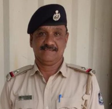 गुजरात पुलिस की एक और प्रशंसनीय उपलब्धि : गांधीनगर में कैनाल में आत्महत्या के लिए कूदे युवक-युवती की जान बचाई