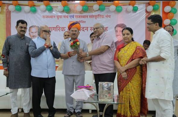 अहमदाबाद के तेरापंथ सभा भवन में राजस्थान और गुजरात के विधानसभा अध्यक्ष वासुदेव देवनानी एवं शंकर चौधरी का नागरिक अभिनंदन