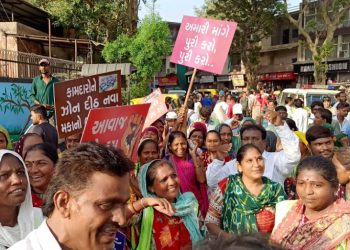 अहमदाबाद: नगर निगम कर्मचारियों ने 19 मांगों को लेकर निकाली विरोध रैली