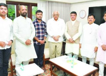 राष्ट्रीय पिछड़ा वर्ग आयोग के अध्यक्ष हंसराज अहीर ने मुख्यमंत्री भूपेंद्र पटेल से शिष्टाचार भेंट की