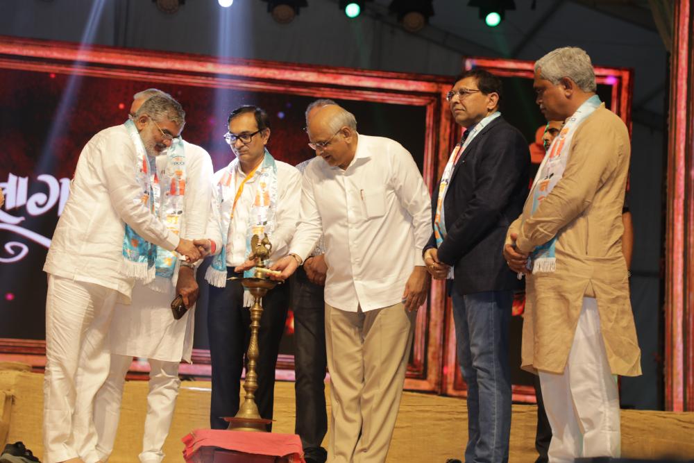 मुख्यमंत्री ने प्रधानमंत्री नरेन्द्र मोदी के जीवन चरित्र पर आधारित मेगा म्यूजिकल मल्टीमिडिया शो ‘नमोत्सव’ देखा