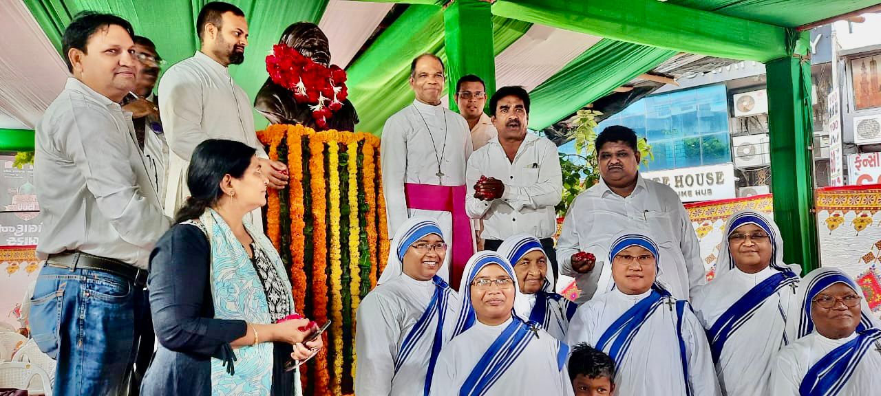 भारत रत्न मदर टेरेसा की 28वीं पुण्यतिथि पर पुष्पांजलि अर्पित कर प्रार्थना सभा का आयोजन