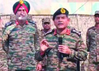 पाकिस्तान सोच ले नक्शे पर रहना है या नहीं:सेना प्रमुख