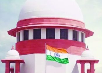 सड़क सुरक्षा पर सुप्रीम कोर्ट का बड़ा कदम, हेलमेट से लेकर हाई बीम लाइट तक कई मुद्दों पर सख्ती का दिया निर्देश