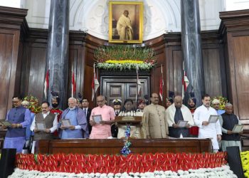 संविधान दिवस पर संविधान 9 नई भाषाओं में जारी,तीन तलाक खत्म करना ऐतिहासिक कदम:राष्ट्रपति