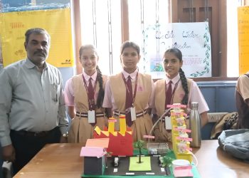 हिन्दी हाई स्कूल शाहपुर की छात्राओं ने बाल वैज्ञानिक प्रदर्शनी में किया शानदार प्रदर्शन