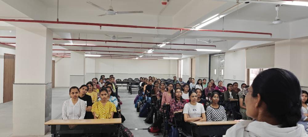 महिला उत्थान मंडल द्वारा महाविद्यालय में तेजस्विनी भव अभियान