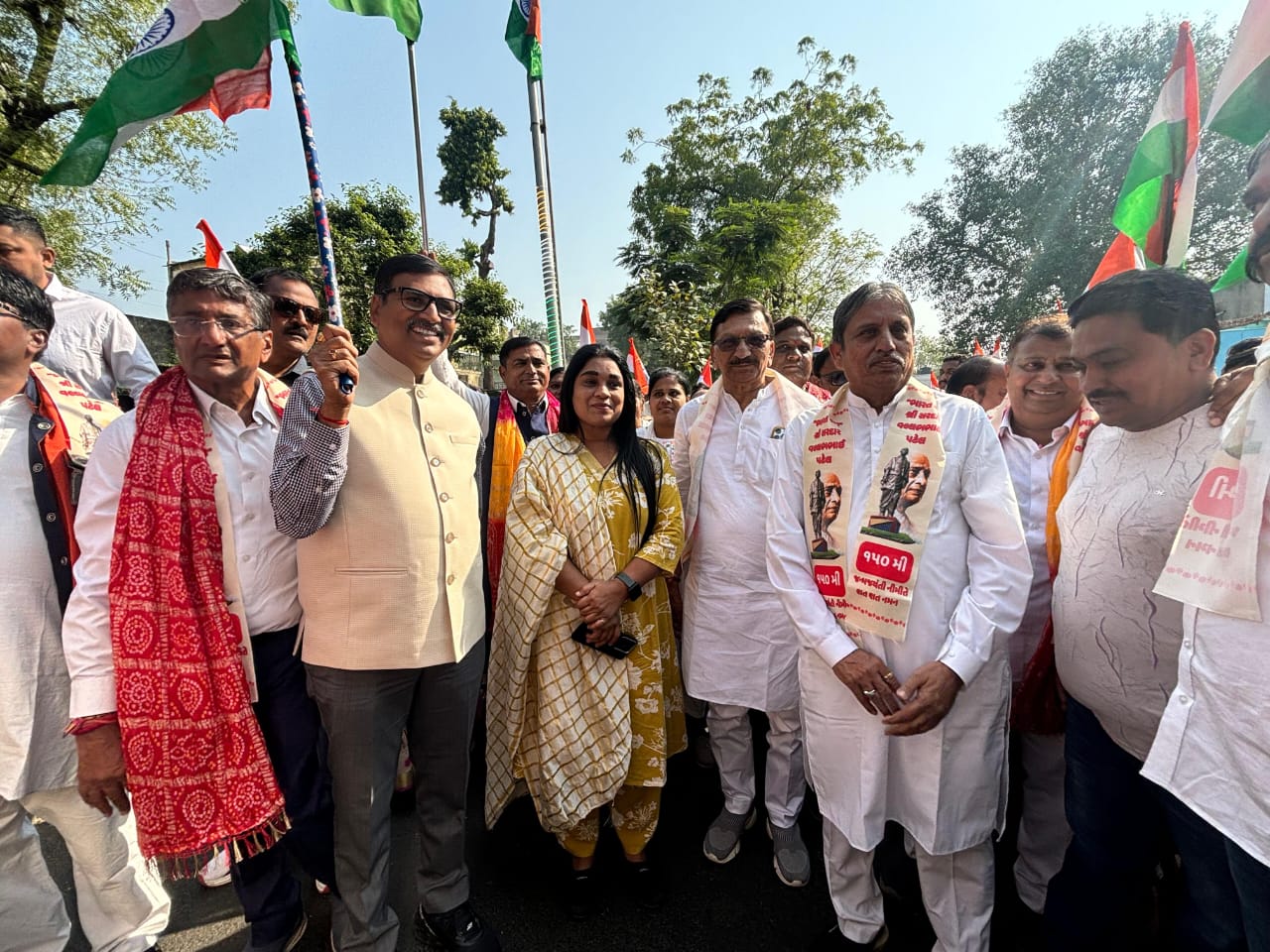 हिन्दी हाई स्कूल के विद्यार्थियों द्वारा सरदार पटेल की 150वीं जयंती पर एकता यात्रा निकाली गई