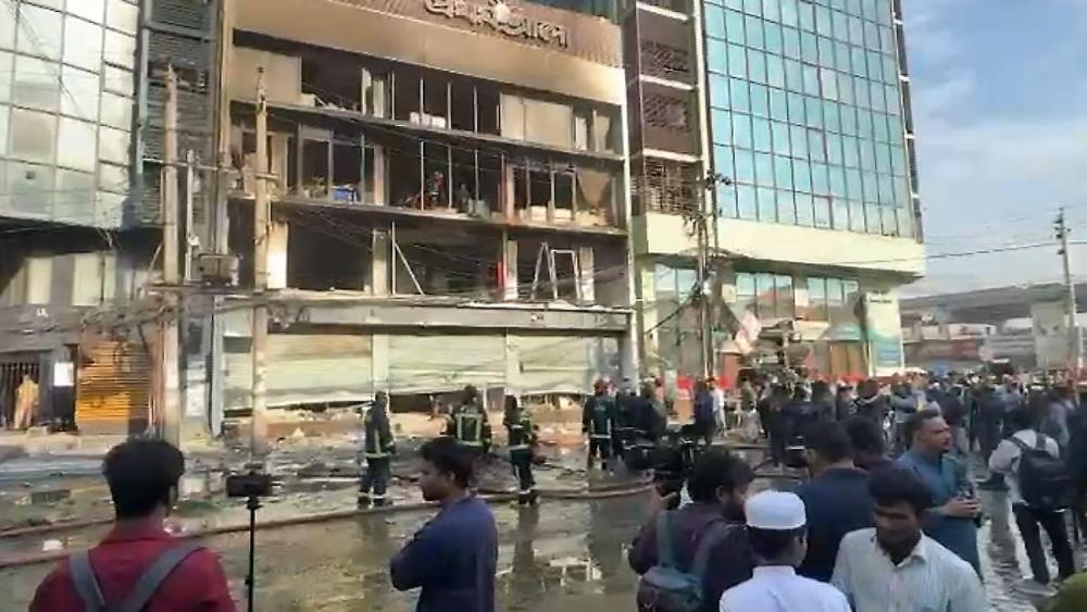 शेख हसीना विरोधी नेता उस्मान हादी की मौ*त के बाद सुलगा बांग्लादेश, हिंदू युवक की पीटकर हत्या, 2 न्यूज चैनल्स फूंके