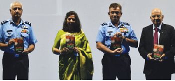 गांधीनगर में रजनी धीमान की पुस्तक ‘मेरे सैनिक तुम्हें नमन’ का विमोचन