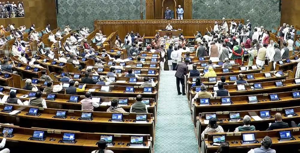 लोकसभा अध्यक्ष ओम बिरला की अध्यक्षता में हुई सर्वदलीय बैठक में चुनाव सुधार पर चर्चा को लेकर सहमति बनी, 8 को ‘वंदे मातरम’ और 9 दिसंबर को चुनाव सुधारों पर चर्चा: रिजिजू