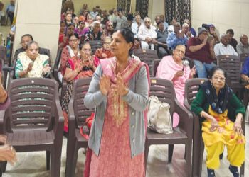 ‘ओम सत्कर्म सुंदरकांड’ ग्रुप-अहमदाबाद द्वारा आयोजित सुंदरकांड और भजन संध्या में मंत्रमुग्ध हुए वृद्धजन
