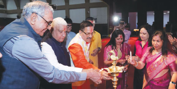 “भारत के रंग, एकल के संग” कार्यक्रम में गूँजी देव भक्ति से राष्ट्र भक्ति की तान